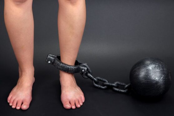 jambes lourdes que faire : symptomes et traitement naturel