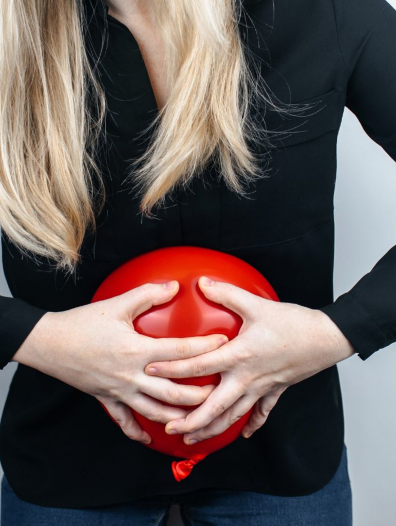 Ventre gonflé, Ballonnements, Spasmes intestinaux : Origines et Solutions Naturelles