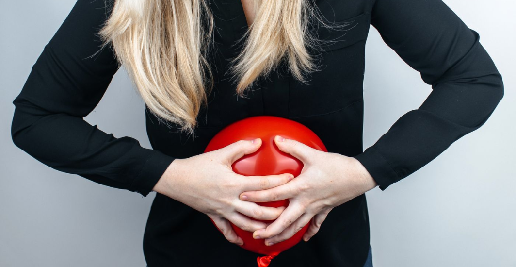 Ventre gonflé, Ballonnements, Spasmes intestinaux : Origines et Solutions Naturelles