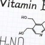 La vitamine B6 : elle régule le fonctionnement des nerfs de l’intestin, ce qui contribue à réduire les problèmes de motilité intestinale associés au côlon irritable.